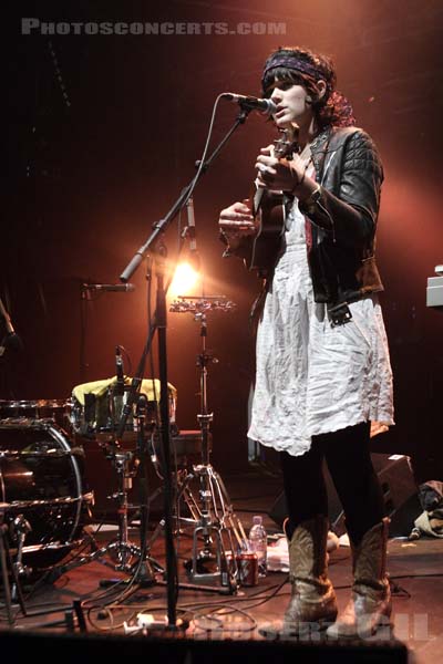 SOKO - 2008-07-13 - LA ROCHELLE - La Motte Rouge - 